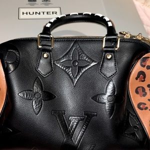 Women’s purse inspired brand